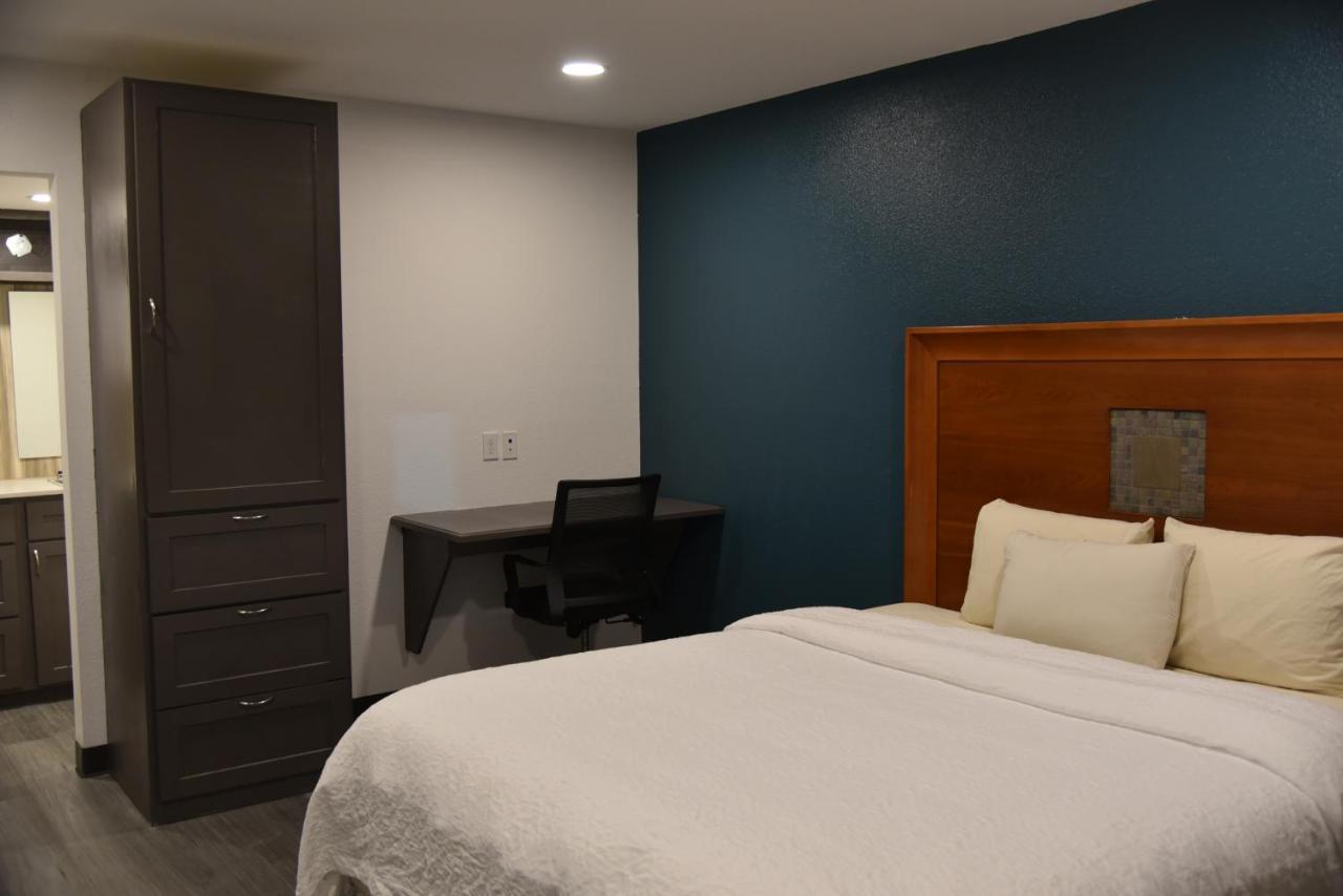 Town Place Studio Apartment Snyder Ngoại thất bức ảnh