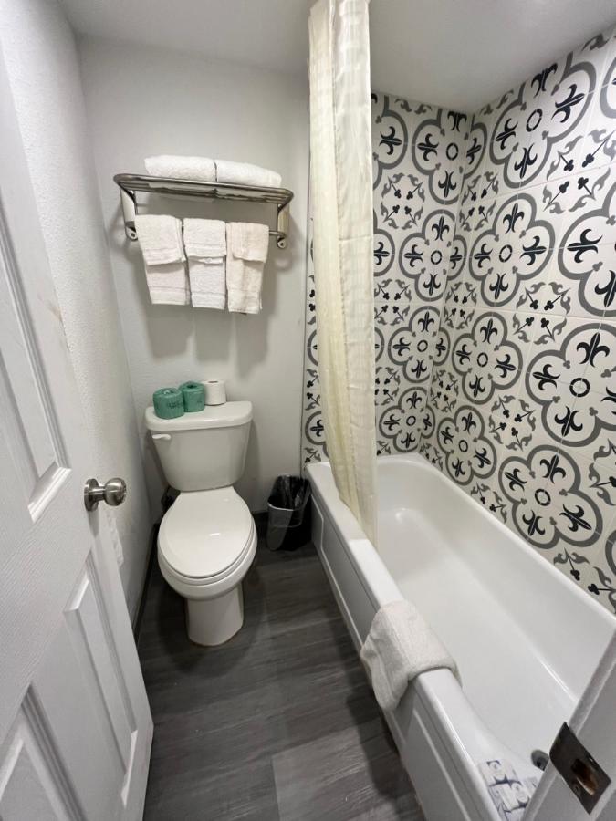 Town Place Studio Apartment Snyder Ngoại thất bức ảnh