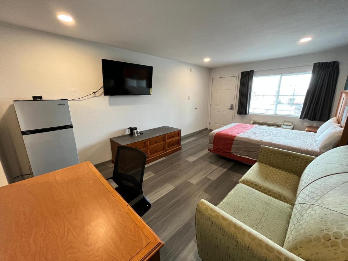 Town Place Studio Apartment Snyder Ngoại thất bức ảnh